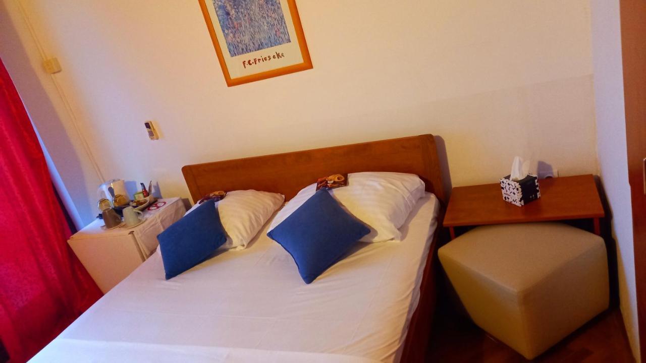 Salyna "Rooms Bela" Ičići Kültér fotó
